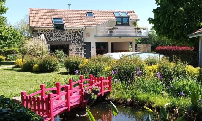 Manzat Casa | Gîte 'Des Taravelles' con piscina privada, terraza privada y Wi-Fi