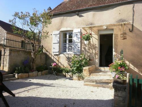 Chassey-le-Camp Casa | GITE DU VIGNERON
