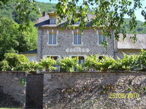 Laval-sur-Luzege Casa | Gite ecole