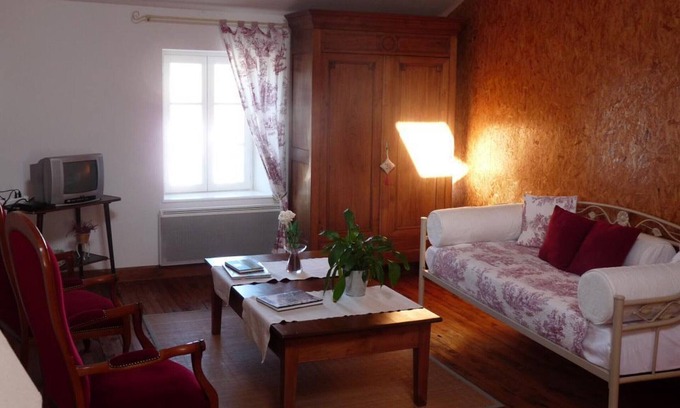 Ferrieres-sur-Sichon Cabaña | Gite Ferrières-sur-Sichon, 3 bedrooms, 6 persons