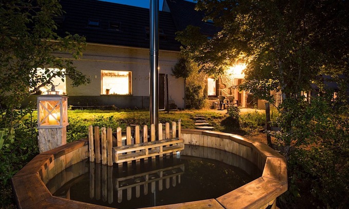 Saint-Sauves-d'Auvergne Cabaña | Gîte for 3 to 5 people in the heart of the Auvergne volcanoes