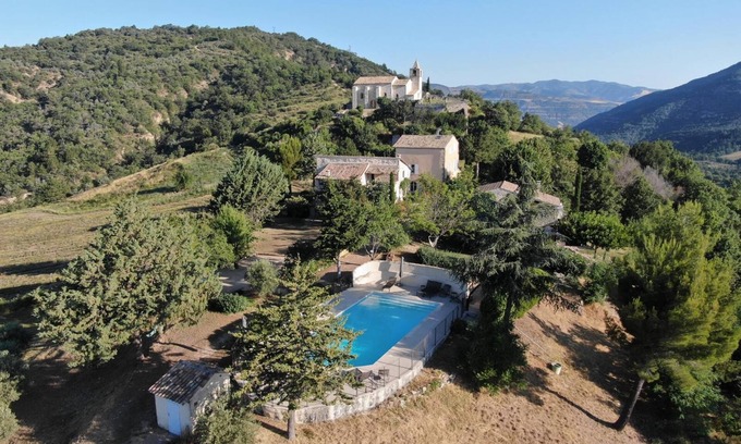 Aiglun Otro | Gîte for 4-6 people in a charming private hamlet with panoramic views and a pool
