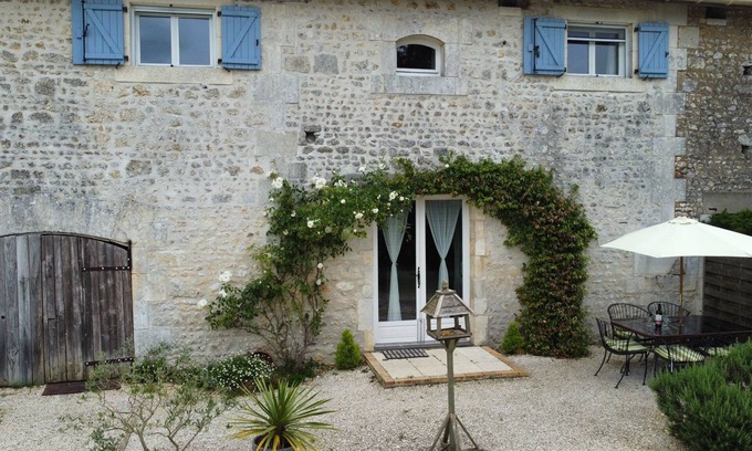 Baignes-Sainte-Radegonde Otro | Gite with exclusive pool use - peaceful location. Charente, France