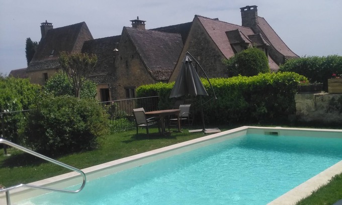 Beynac-et-Cazenac Apartamento | Apartamento en una casa de 1900 situados en el pequeño pueblo