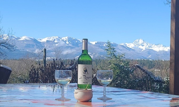 Saint-Laurent-de-Neste Casa | Gite in the woods with breathtaking views of the Pyrenees.
