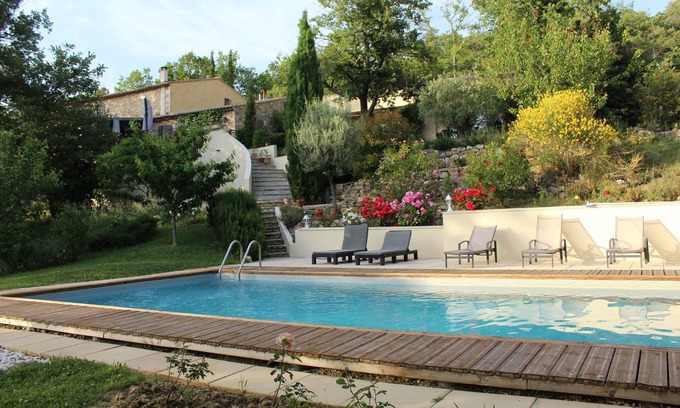 Murs Casa | PROVENCE: Mas en medio de los robles con piscina, en el parque Luberon.