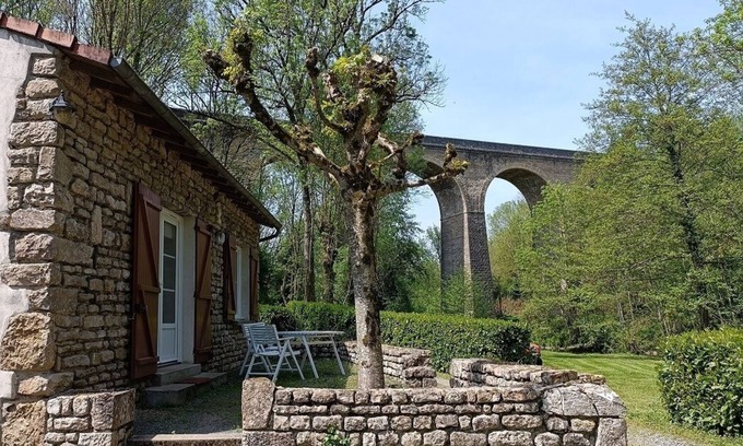 Saint-Pompain Cabaña | Gîte in the heart of nature by the river