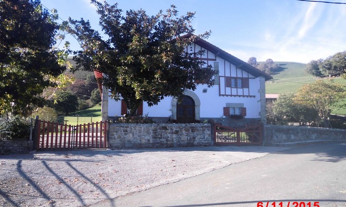 Helette Apartamento | Gîte in the heart of the Basque Country on a working farm