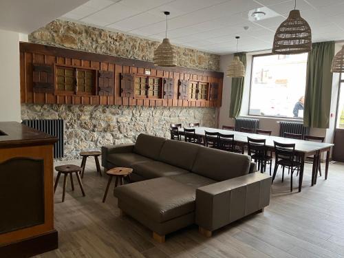 Mijoux Casa | Gite L'auberge - Gite de groupe Au Soleil Jura si Ain -