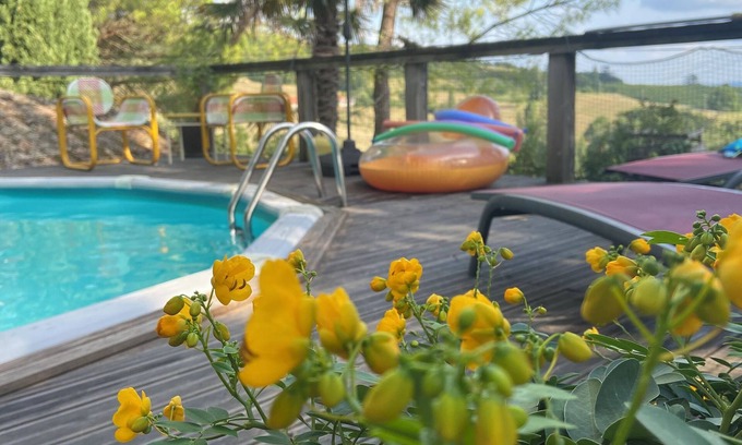 Beaugas Cabaña | Gite La Colline des Lauriers, located near Bordeaux, Bergerac and Toulouse.