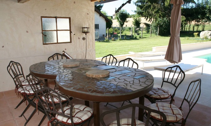 Rochetoirin Casa | La Grimaudiere-Casa-Habitación con desagüe-Confortable-Vista a la Piscina