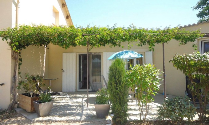 Greoux-les-Bains Cabaña | Gîte "La Miellerie" with Shared Pool, Private Terrace, and Air Conditioning