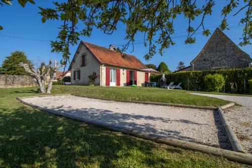 Saint-Andre-dAllas Casa | Gite La Salamandre