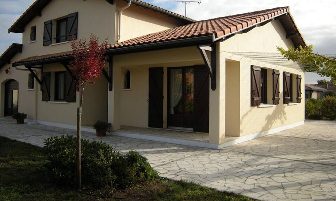 Castres-Gironde Casa | Gite LE Logis DE LA Perichere