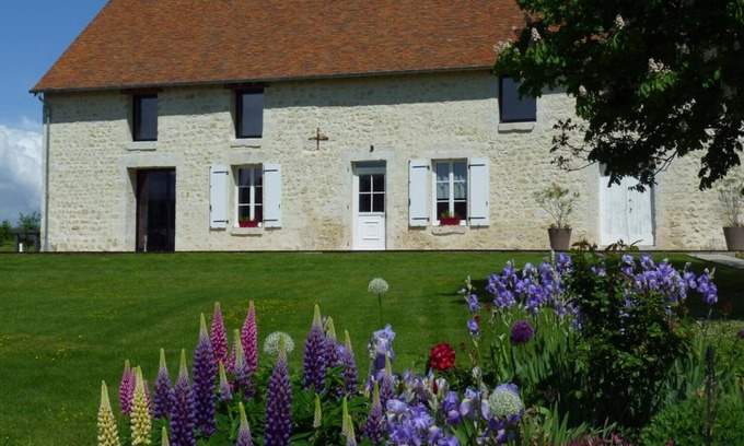 Le Pin-la-Garenne Cabaña | Gite Le Pin-la-Garenne, 3 bedrooms, 9 persons