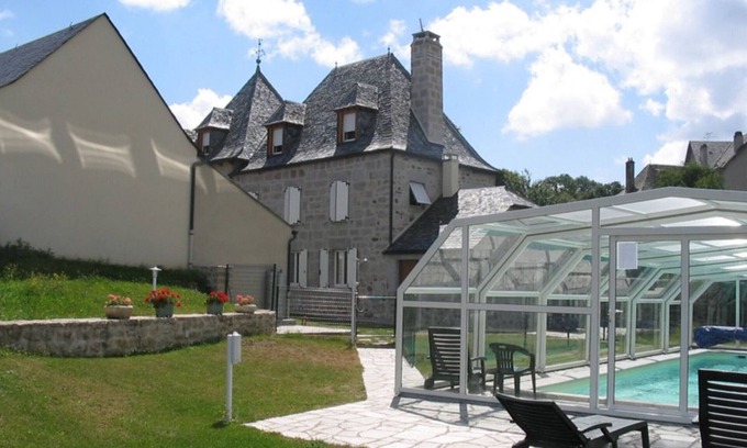 Lieutades Cabaña | Gite Lieutadès, 4 bedrooms, 8 persons