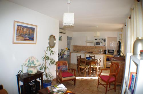 Sainte-Lucie-de-Tallano Casa | GITE , Maison de vacances avec extérieur et terrasse fleurie meublé tourisme 3 étoiles