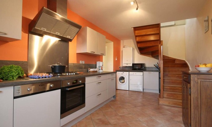 Mauves-sur-Huisne Cabaña | Gite Mauves-sur-Huisne, 5 bedrooms, 12 persons
