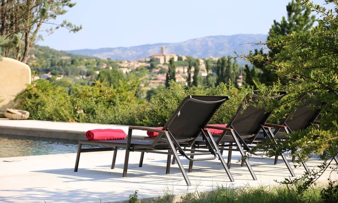 Mormoiron Casa | Gîte on 5 private hectares with swimming pool, view of Mont Ventoux