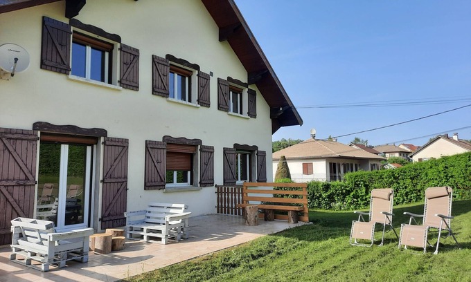 Foncine-le-Haut Apartamento | GITE PERCE NEIGE HAUT JURA CALM AND WARM.