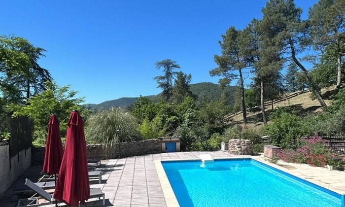 Gagnieres Apartamento | Gîte Pigne de Pin 5 personas con piscina en un antiguo gusano de seda