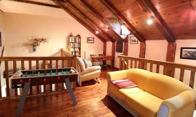 Saint-Bonnet-de-Condat Cabaña | Gite Saint-Bonnet-de-Condat, 5 bedrooms, 15 persons