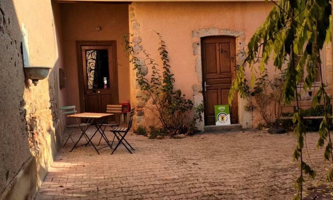 Saint-Haon-le-Chatel Cabaña | Casa rural Saint-Haon-le-Châtel, 3 dormitorios, 11 personas