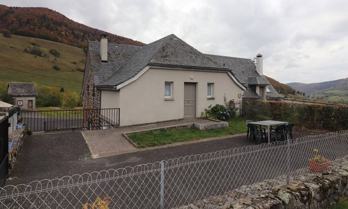 Saint-Paul-de-Salers Cabaña | Gite Saint-Paul-de-Salers, 2 bedrooms, 4 persons