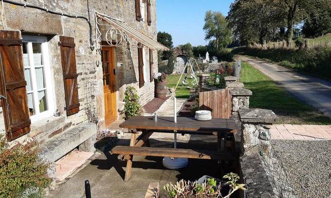 Tinchebray-Bocage Cabaña | Gite Tinchebray-Bocage-Frênes, 3 bedrooms, 6 persons
