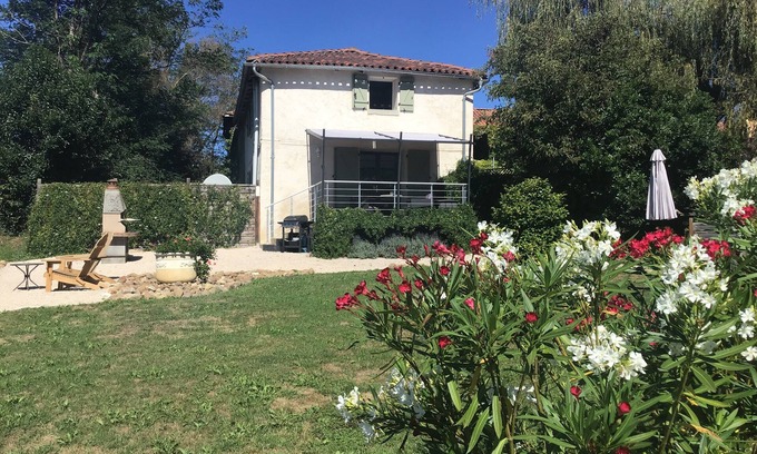 Bazordan Cabaña | Trejeau albergue para dos cerca de Castelnau Magnoac con magníficas vistas a la montaña