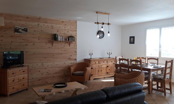 Saint-Romain-en-Jarez Cabaña | Casa con jardín, juegos para niños y terreno de petanca. ¡Ideal para senderismo y cicloturismo!