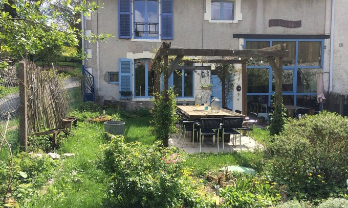 Lamorville Cama Y Desayuno | Casa rural con dormitorio independiente y sala de estar / cocina Le Ciel Bleu