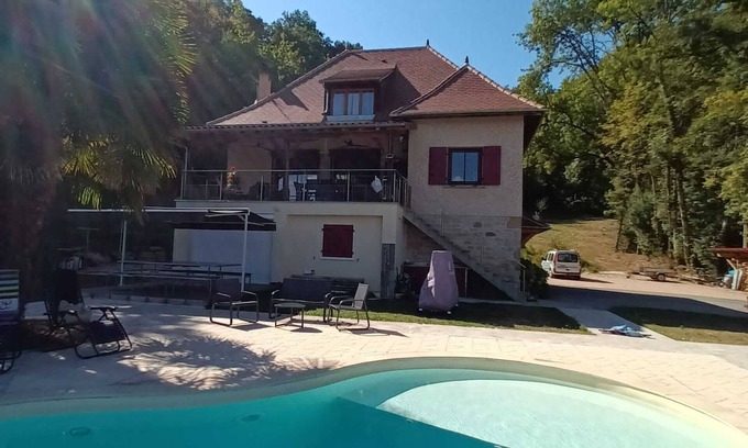 Carennac Casa | Gite14 Personnes sur 1.6ha, Piscine et Panorama sur Vallée de la Dordogne