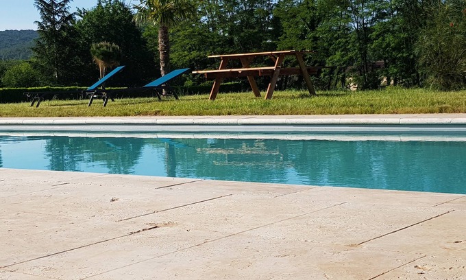 Tour-de-Faure Cabaña | Gîte-Premium-Baño en la habitacion-Vista a la Piscina-Le four à pain