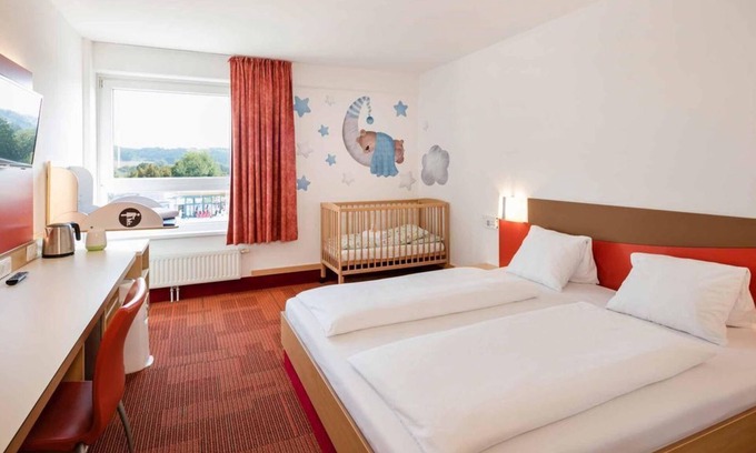 Sebersdorf Casa | Gitterbettzimmer Thermenseitig - H2O Hotel Therme Resort