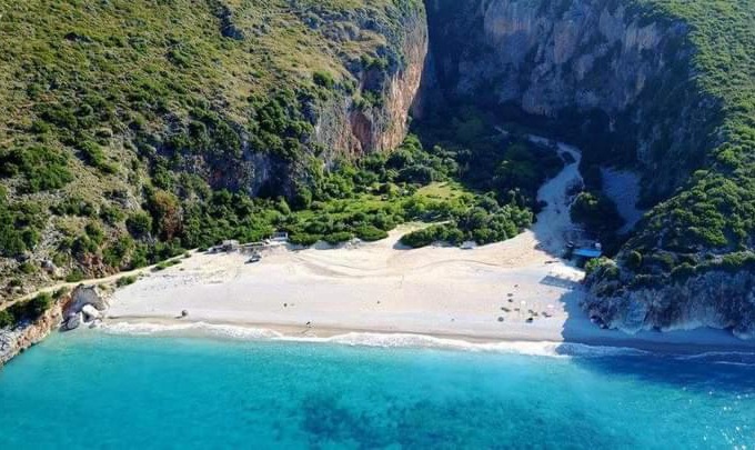 Jala Otro | Gjipe eco campground