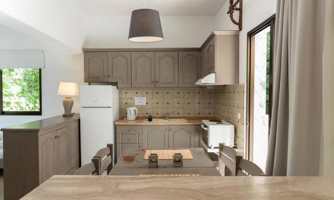 Paralia Skotinis Casa | Gkaras Camp & Apartments