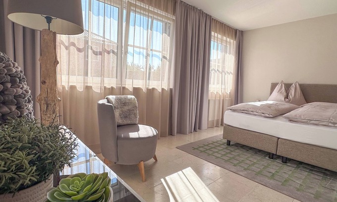 Seekirchen am Wallersee Apartamento | GLÜCKSMOMENT" maisonette apartment: Harmonious refuge for creative time out