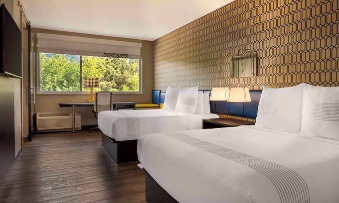 Asheville Hotel | GLō Hotel Asheville-Blue Ridge Parkway