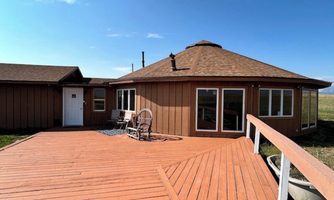 Browning Casa | Glacier National Park 360° views of Plains and GNP