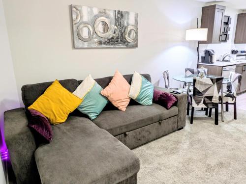 Northwest Calgary Apartamento | Glacier Ridge 1 bedroom haven