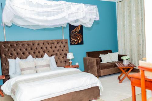 Moshi Cabina | Glacier View Lodge