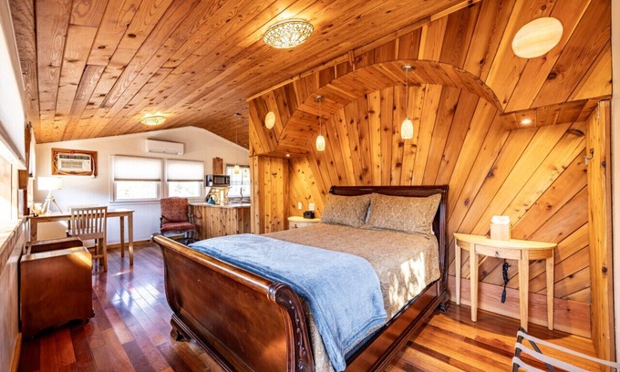 Stanardsville Apartamento | Glade Cottage at White Lotus Eco Spa Retreat