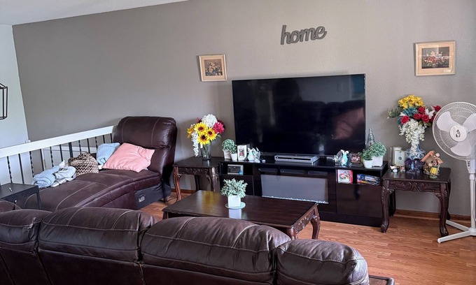 South St. Paul Condominio | Gladelle. A beautiful home away from home. Cozy, Comfortable and Peaceful.