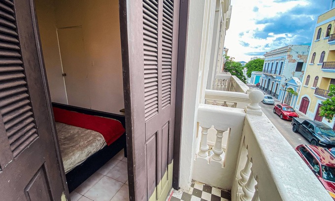 Ponce Centro Apartamento | Gladiolas 2201