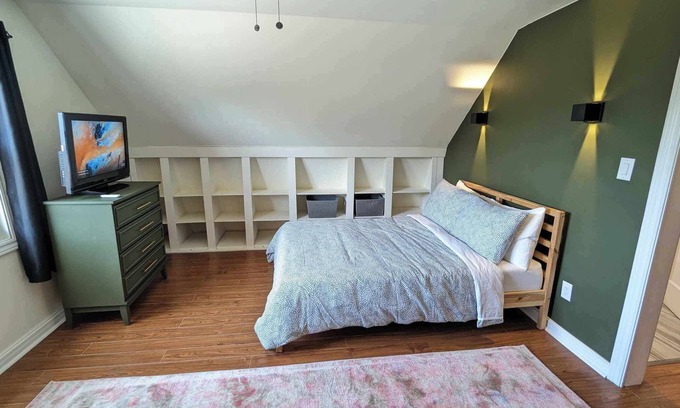 Algoma District Casa | Gladstone Loft: Bright & Cozy 1-Bedroom Stay