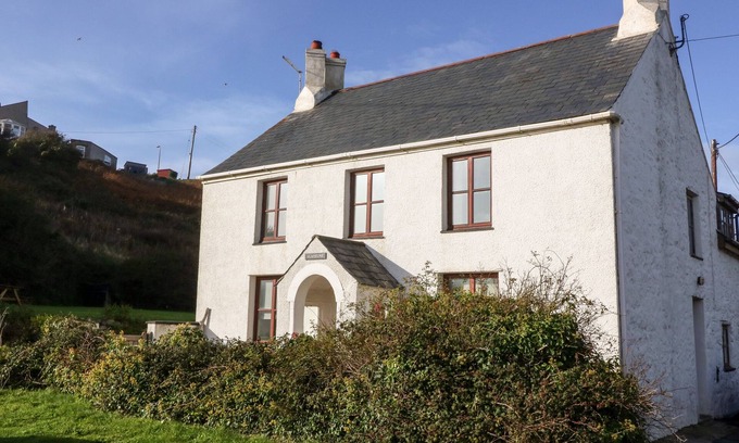 Aberdaron Cabaña | GLADSTONE, pet friendly, character holiday cottage in Aberdaron