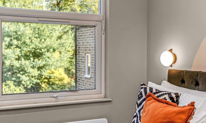 Peckham Apartamento | Glam Compact Studio with Chic Kitchenette