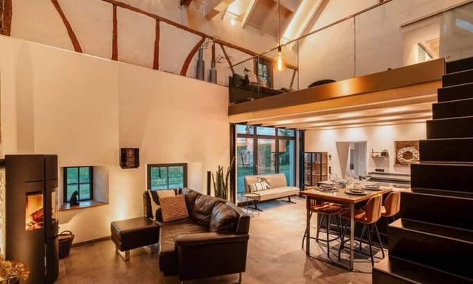 Kronenburg Casa | Glamorous Cottage Chimney Sauna