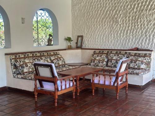 Malindi Villa | Glamorous Getaway PM
